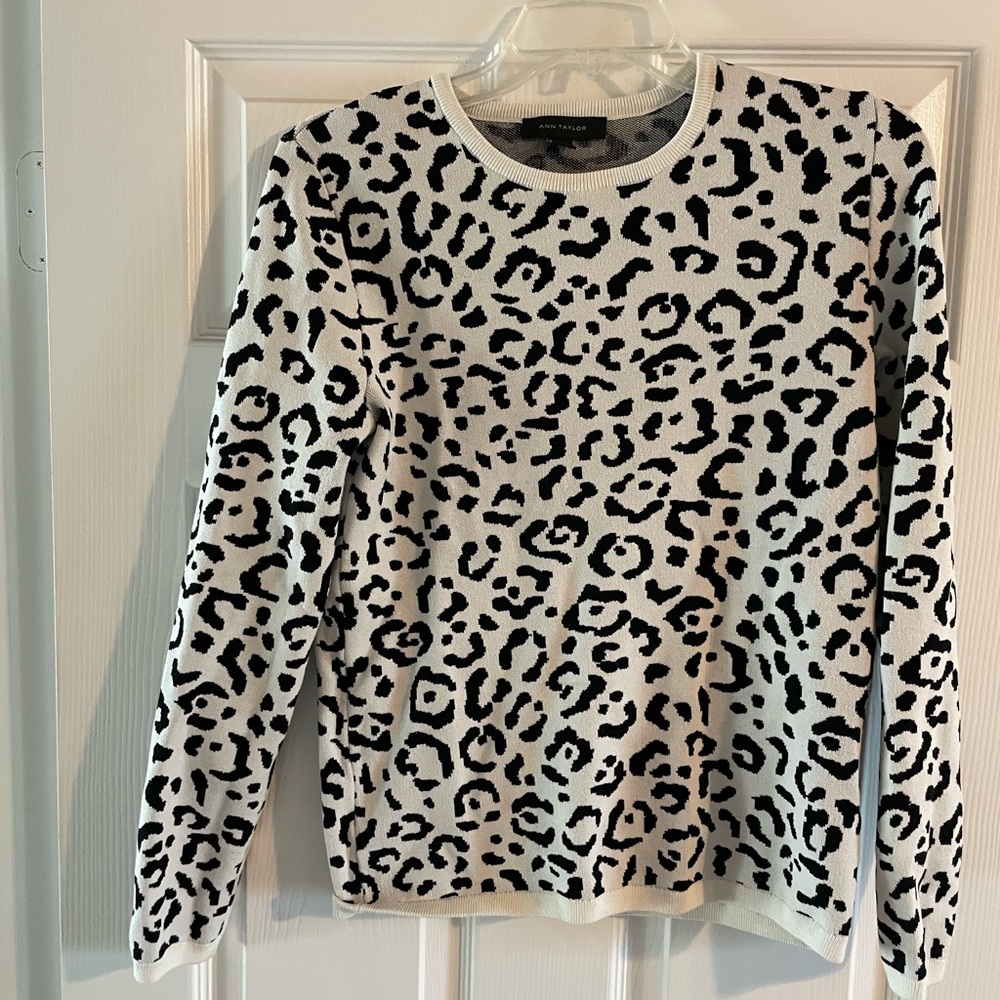Animal Print Jacquard Sweater Size Small